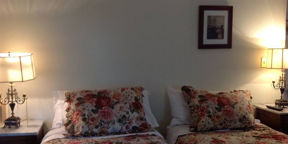 The Red Hook Country Inn, An "Old Rhinebeck" Bed & Breakfast ภายนอก รูปภาพ