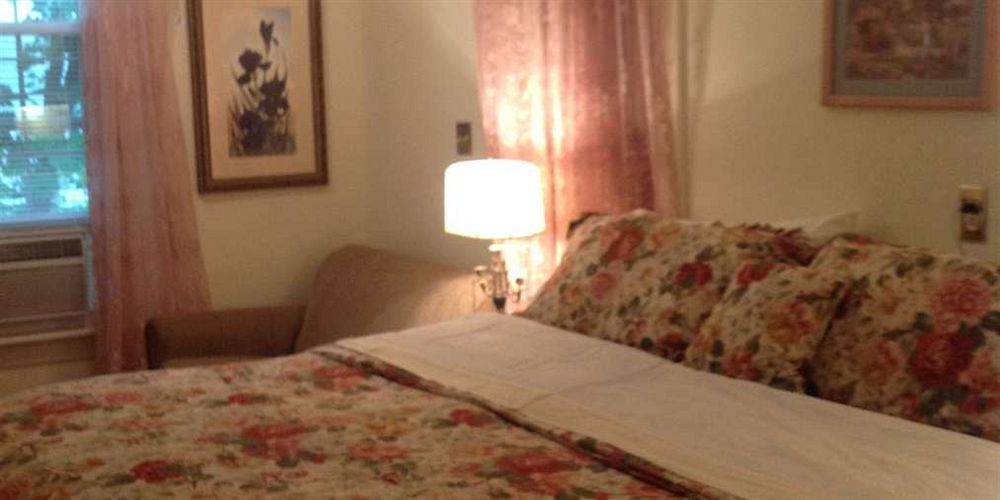 The Red Hook Country Inn, An "Old Rhinebeck" Bed & Breakfast ภายนอก รูปภาพ