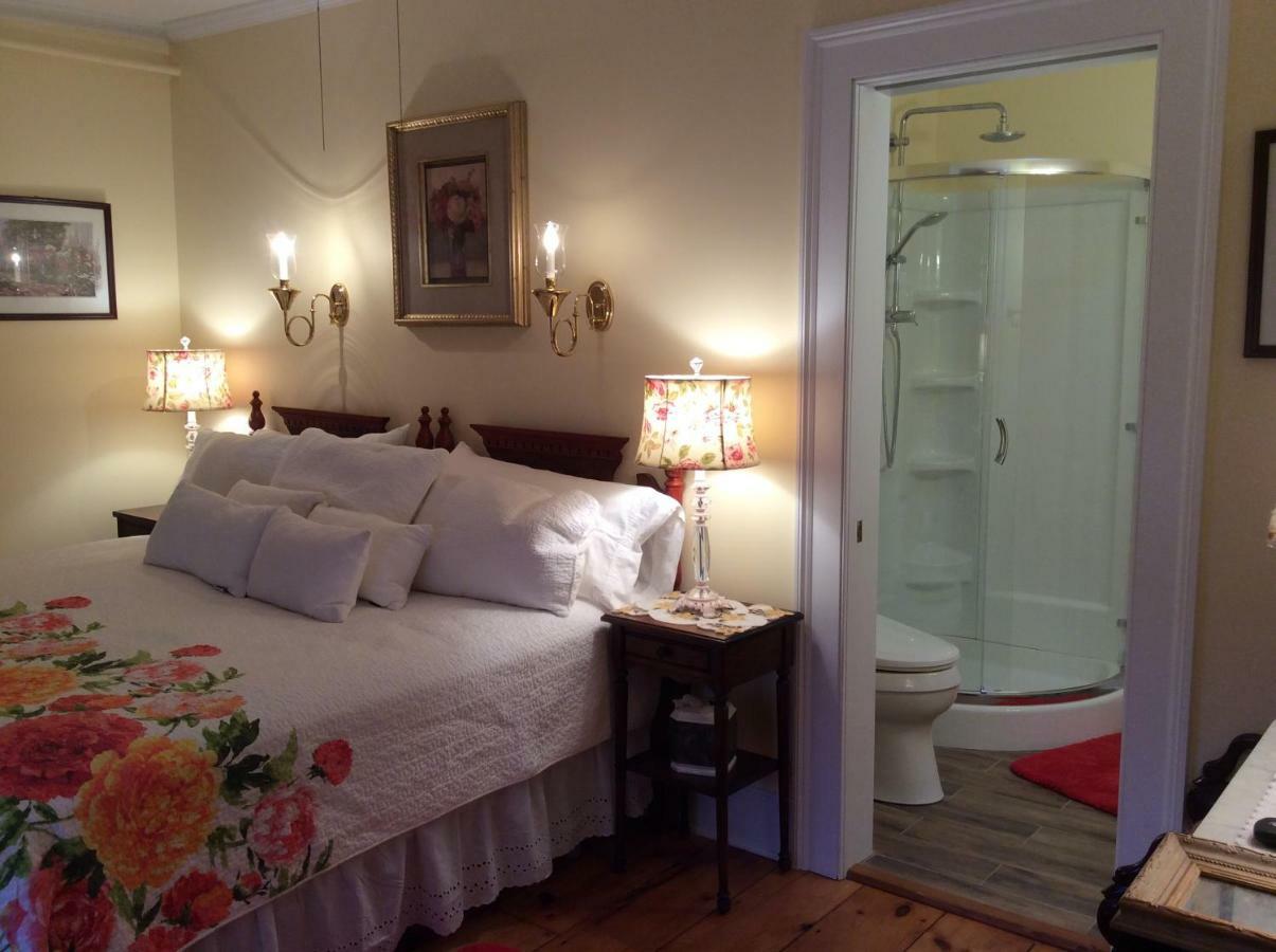 The Red Hook Country Inn, An "Old Rhinebeck" Bed & Breakfast ภายนอก รูปภาพ