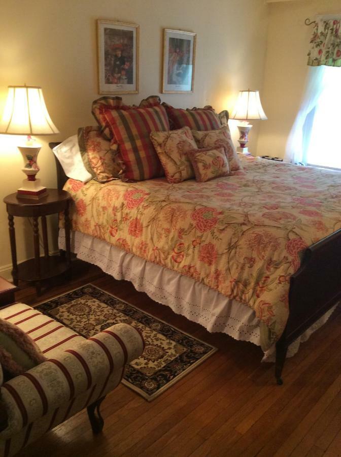 The Red Hook Country Inn, An "Old Rhinebeck" Bed & Breakfast ภายนอก รูปภาพ