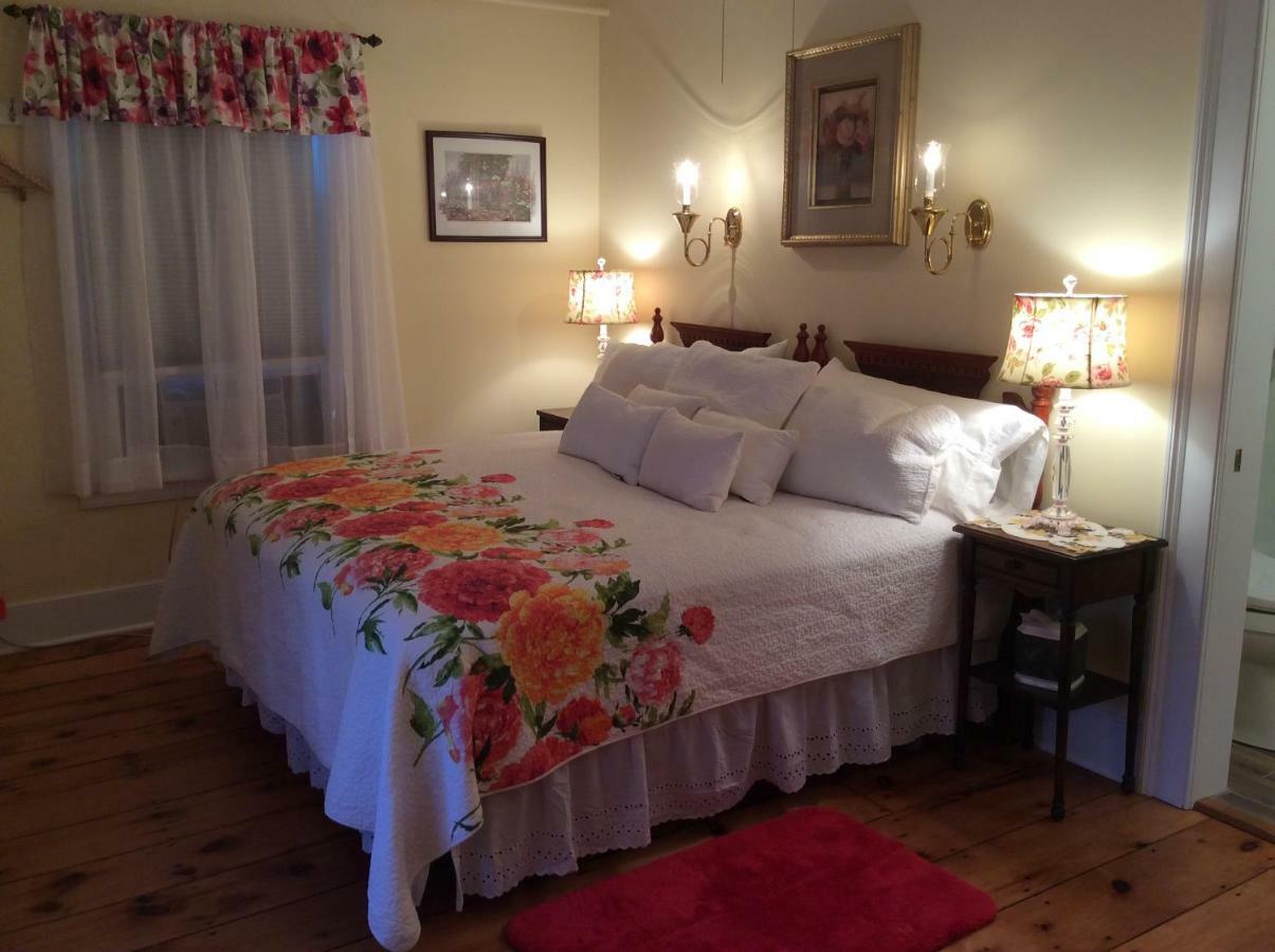 The Red Hook Country Inn, An "Old Rhinebeck" Bed & Breakfast ภายนอก รูปภาพ