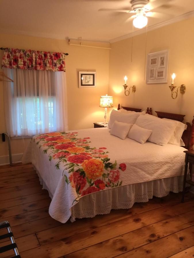The Red Hook Country Inn, An "Old Rhinebeck" Bed & Breakfast ภายนอก รูปภาพ