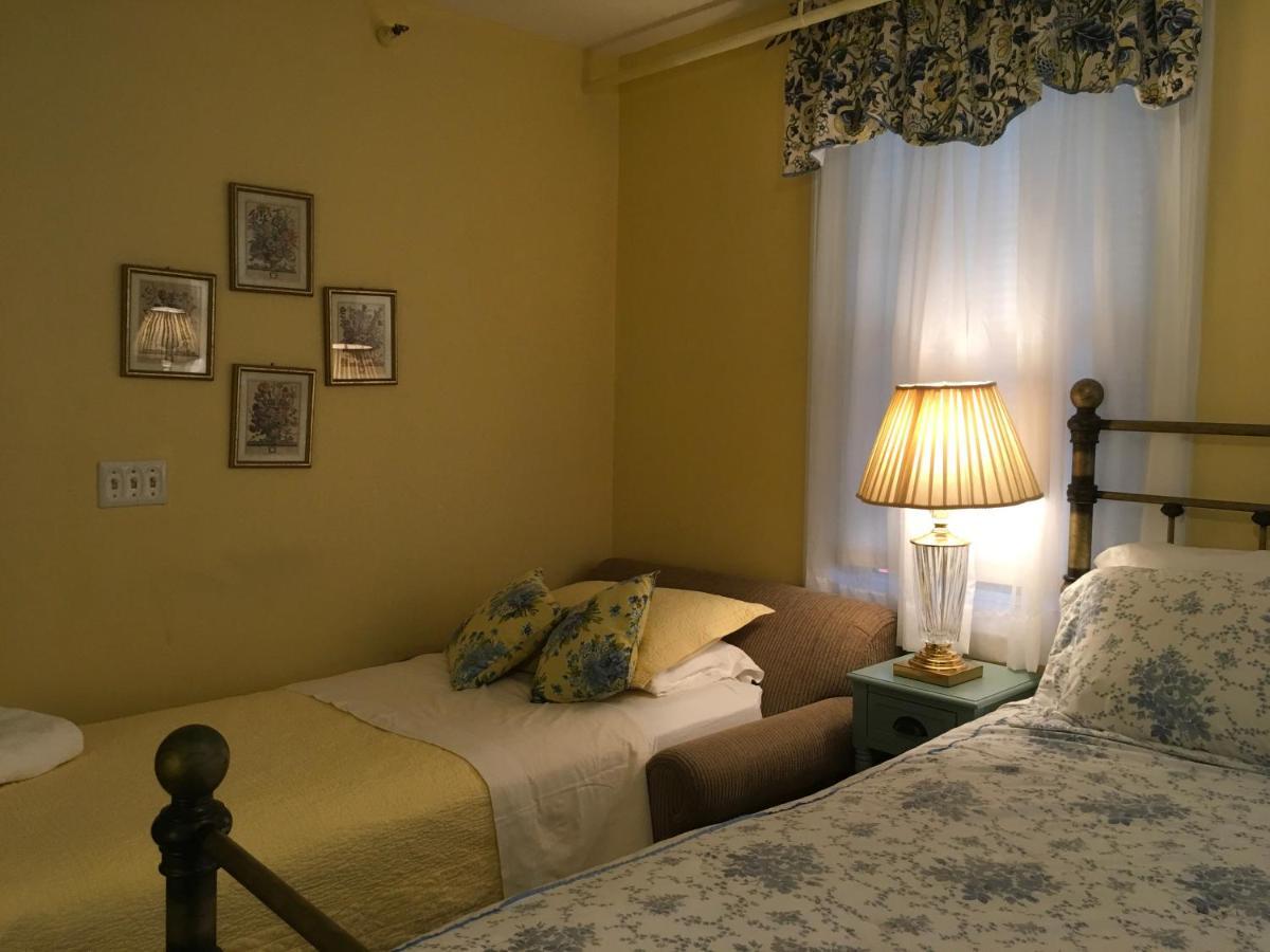 The Red Hook Country Inn, An "Old Rhinebeck" Bed & Breakfast ภายนอก รูปภาพ
